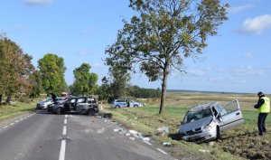 fot. Zderzenie trzech samochodów na trasie Biłgoraj - Tarnogród