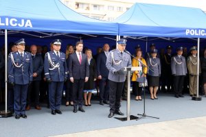 Komendant Miejski Policji w Lublinie wita zgromadzonych gości.