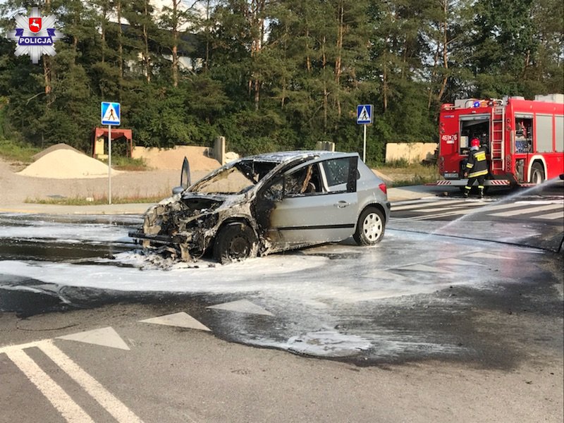 Łęczna Samochód zapalił się podczas jazdy Aktualności