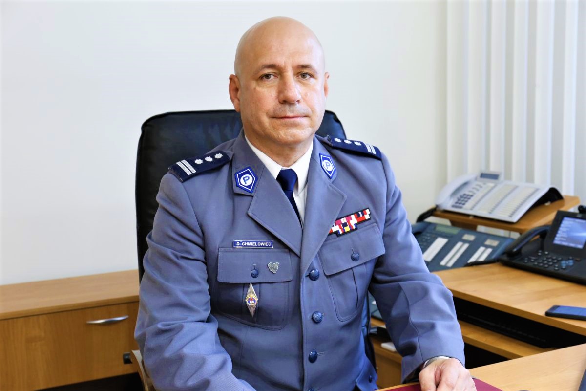 Komendant Dariusz Chmielowiec