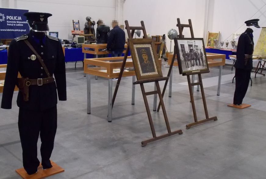 policyjna wysatwa historyczna