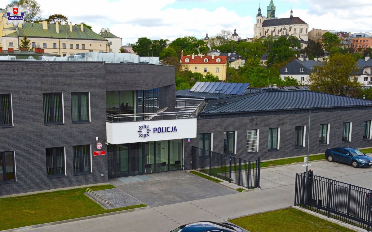 Zdjęcie przedstawia budynek Pierwszego Komisariatu Policji w Lublinie