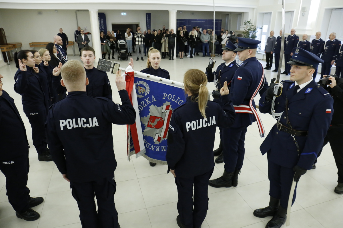 Policjanci ślubują na Sztandar Komendy Wojewódzkiej Policji w Lublinie