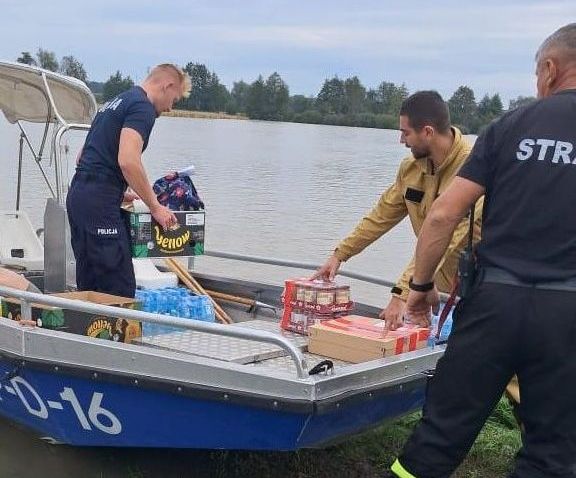 policjant na lodzi 