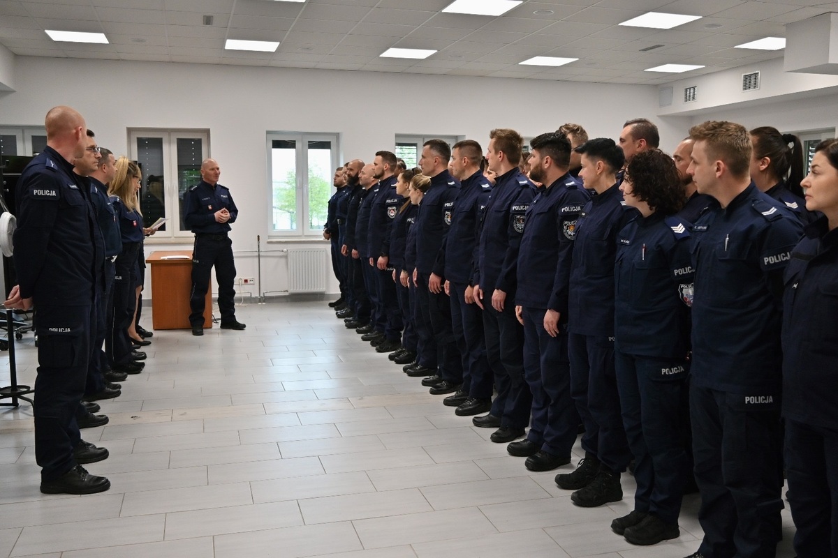 policjanci podczas zbiórki