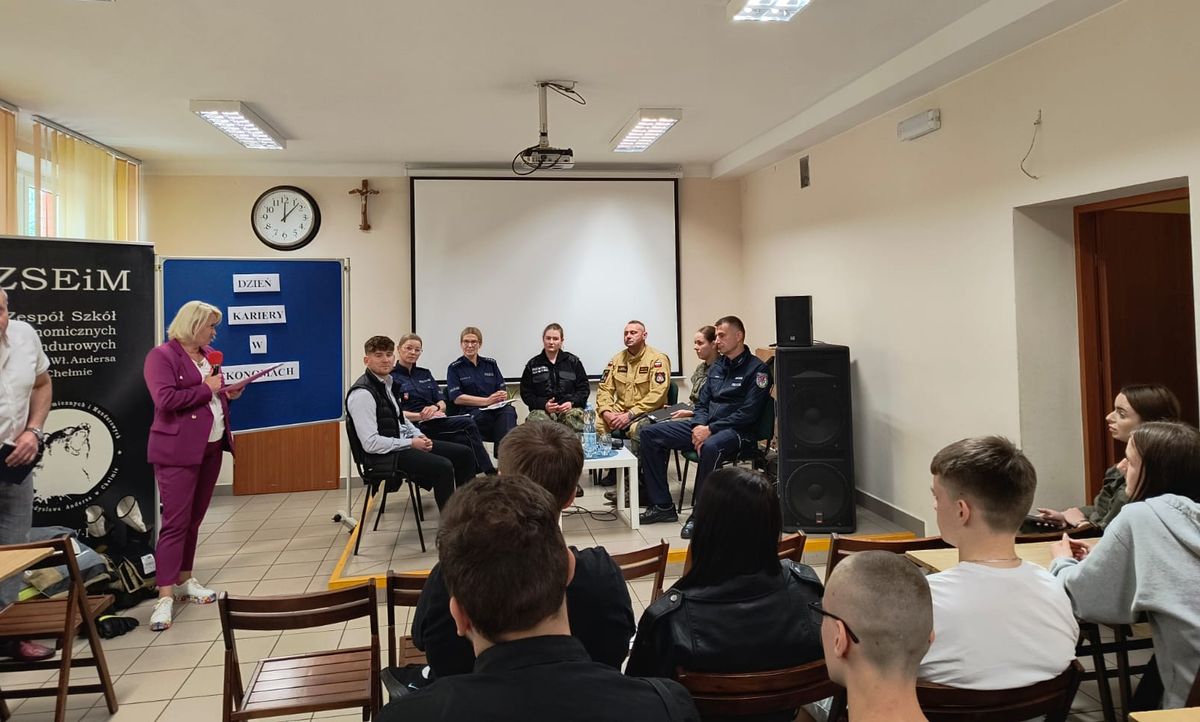 Uczestnicy spotkania w sali podczas Dnia Kariery