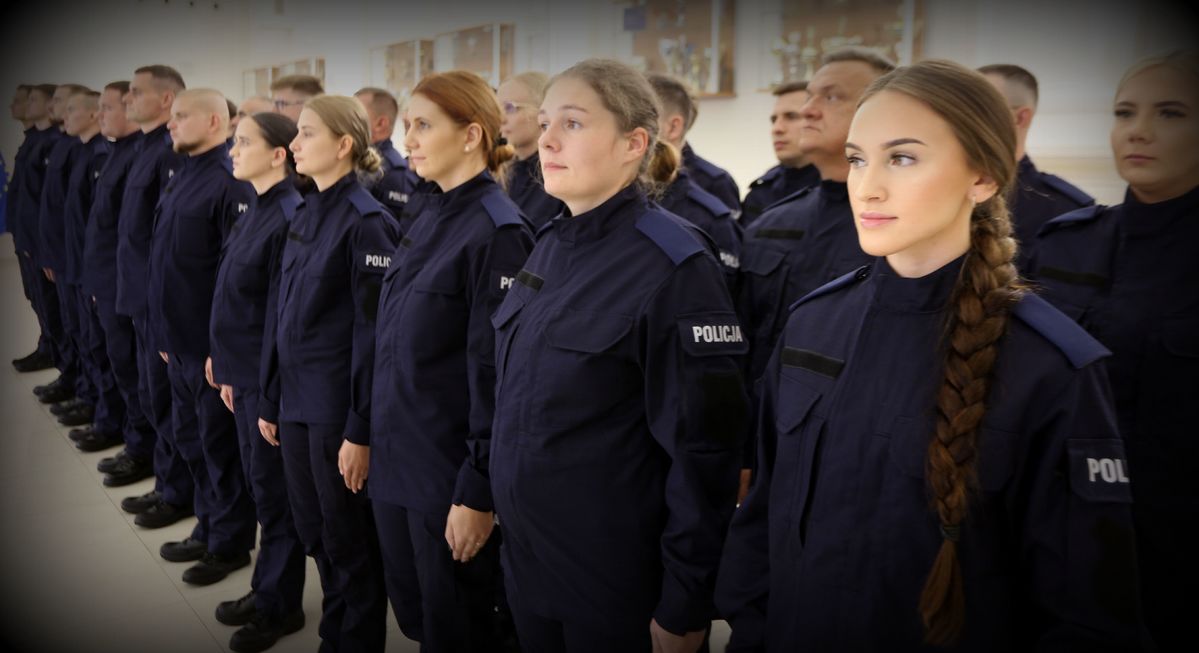 nowoprzyjęci policjanci