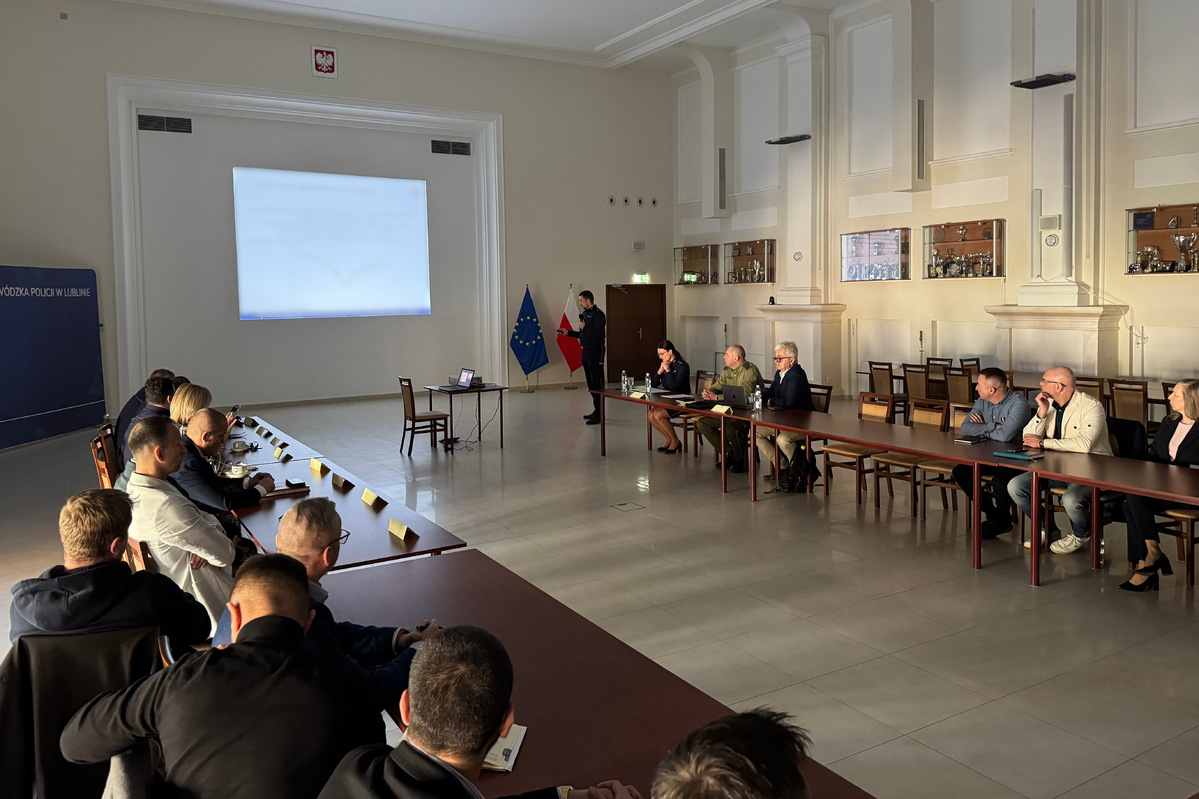 Sala konferencyjna Komendy Wojewódzkiej Policji w Lublinie oraz zaproszeni goście.