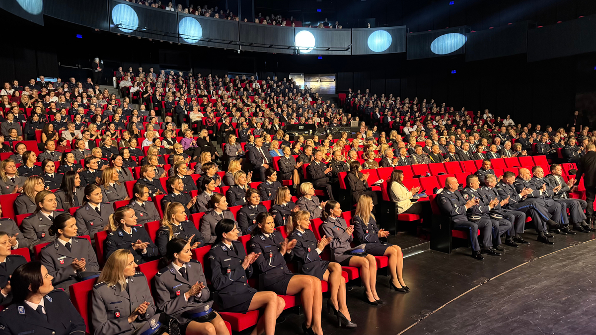 W lożach w Centrum Spotkania Kultur w Lublinie zaproszeni goście oglądają galę.
