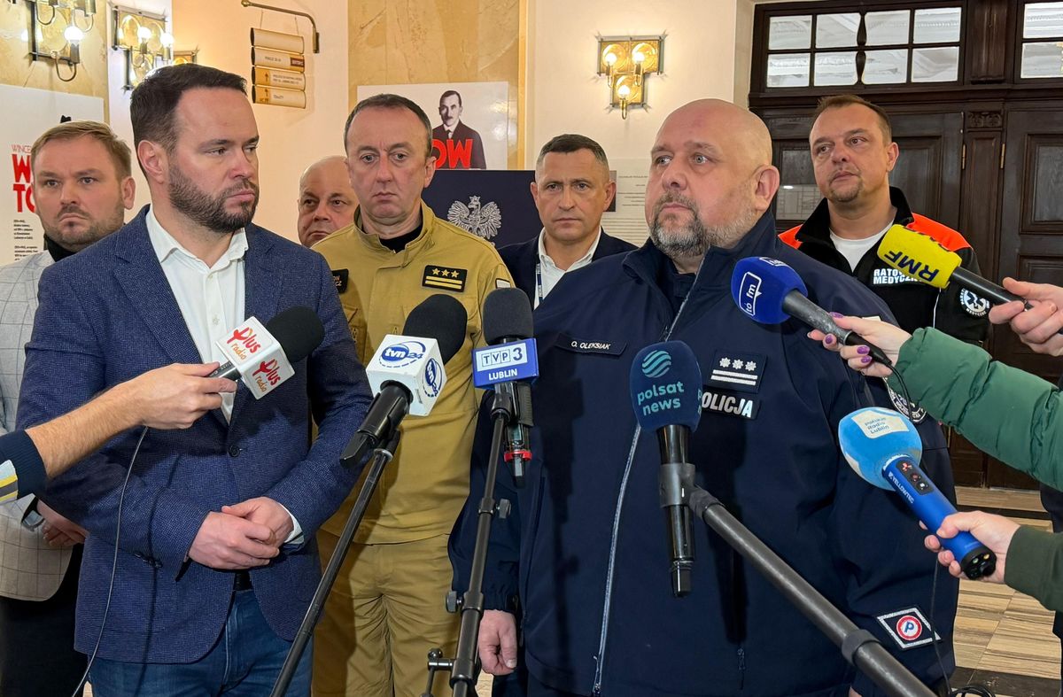 komendant Olgierd Oleksiak podczas wywiadu 