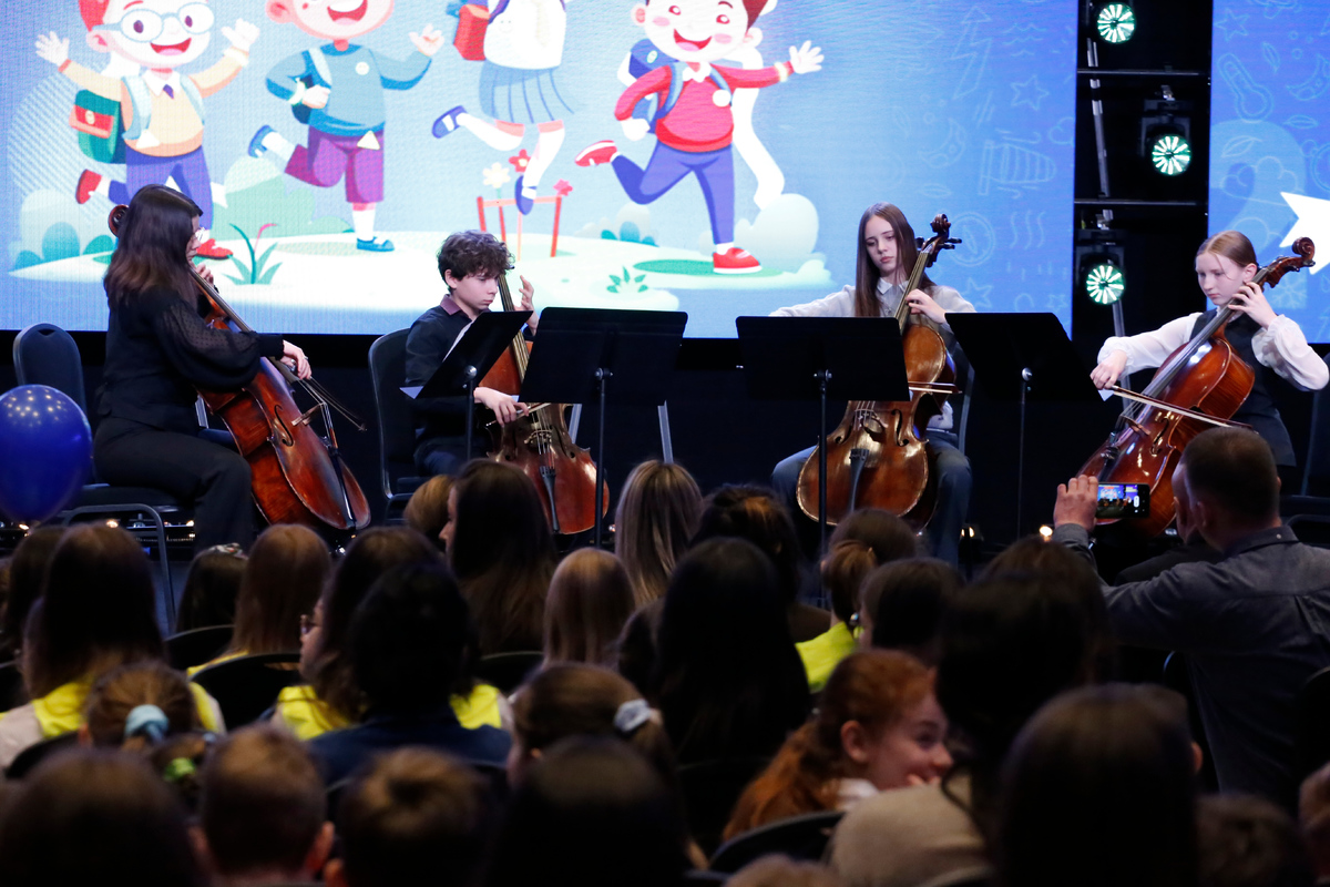 występy artystyczne: uczniów Szkoły Muzycznej im. Karola Lipińskiego w Lublinie,