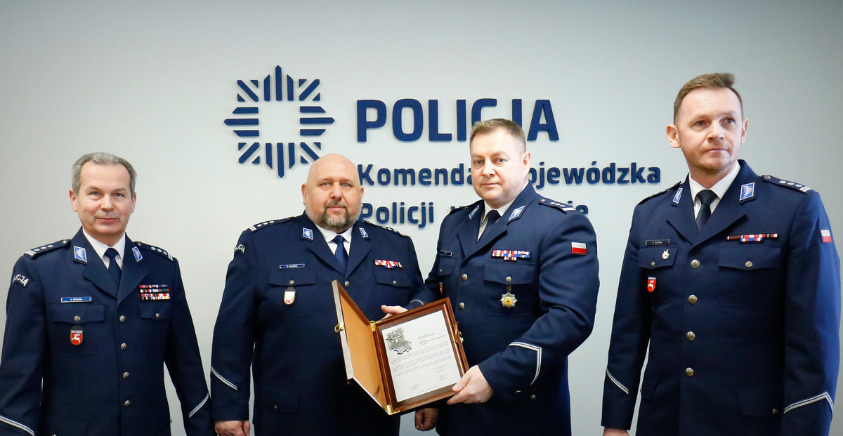 Wspólne zdjęcie Komendanta Wojewódzkiego Policji w Lublinie z zastępcami.