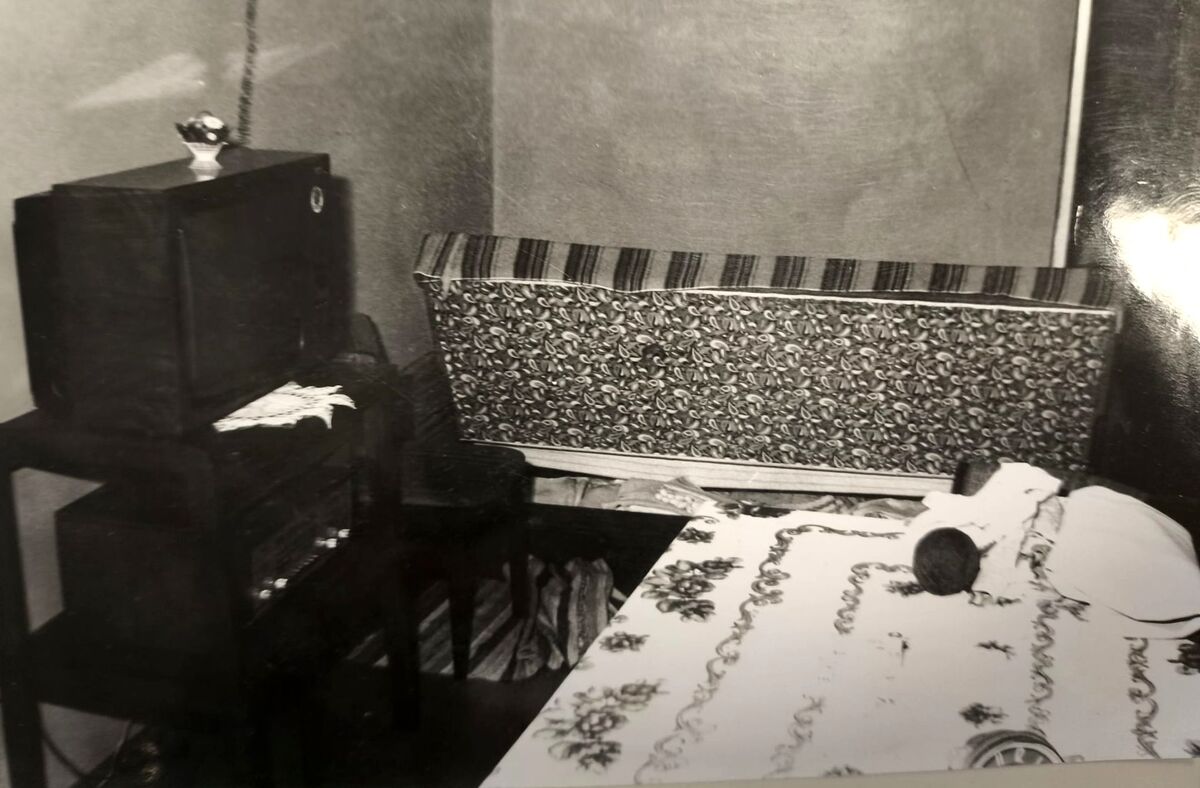 wnętrze splądrowanego domu