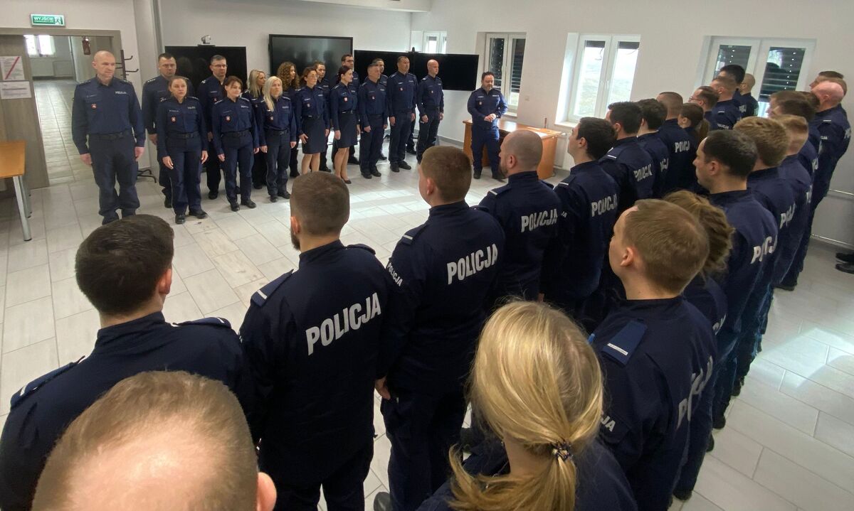 zbiórka policjantów na rozpoczęcie szkolenia