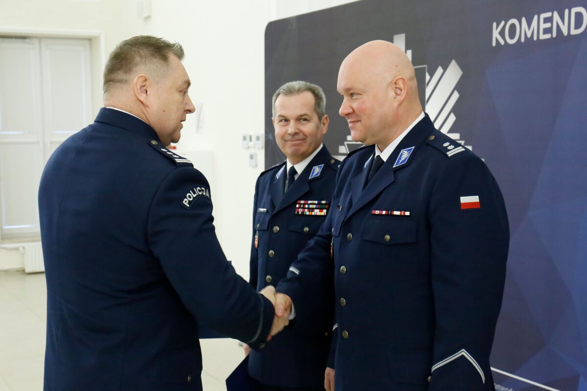 Komendant Wojewódzki Policji w Lublinie gratuluje awansu na stanowisku  Zastępcy młodszemu inspektorowi Jackowi Deptusiowi.