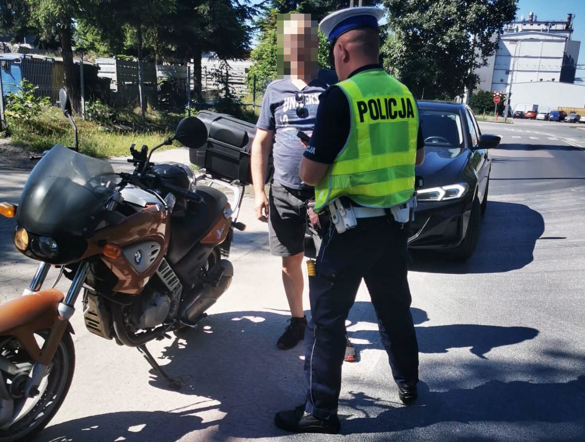 policyujna kontrola motocyklisty