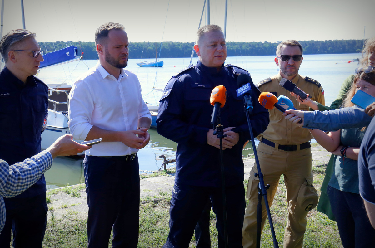 briefing prasowy poświęcony odbywającemu się nad zalewem seminarium szkoleniowemu.