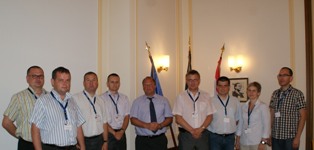 Uczestnicy wizyty na sali konferencyjnej Prezydium Policji w Berlinie