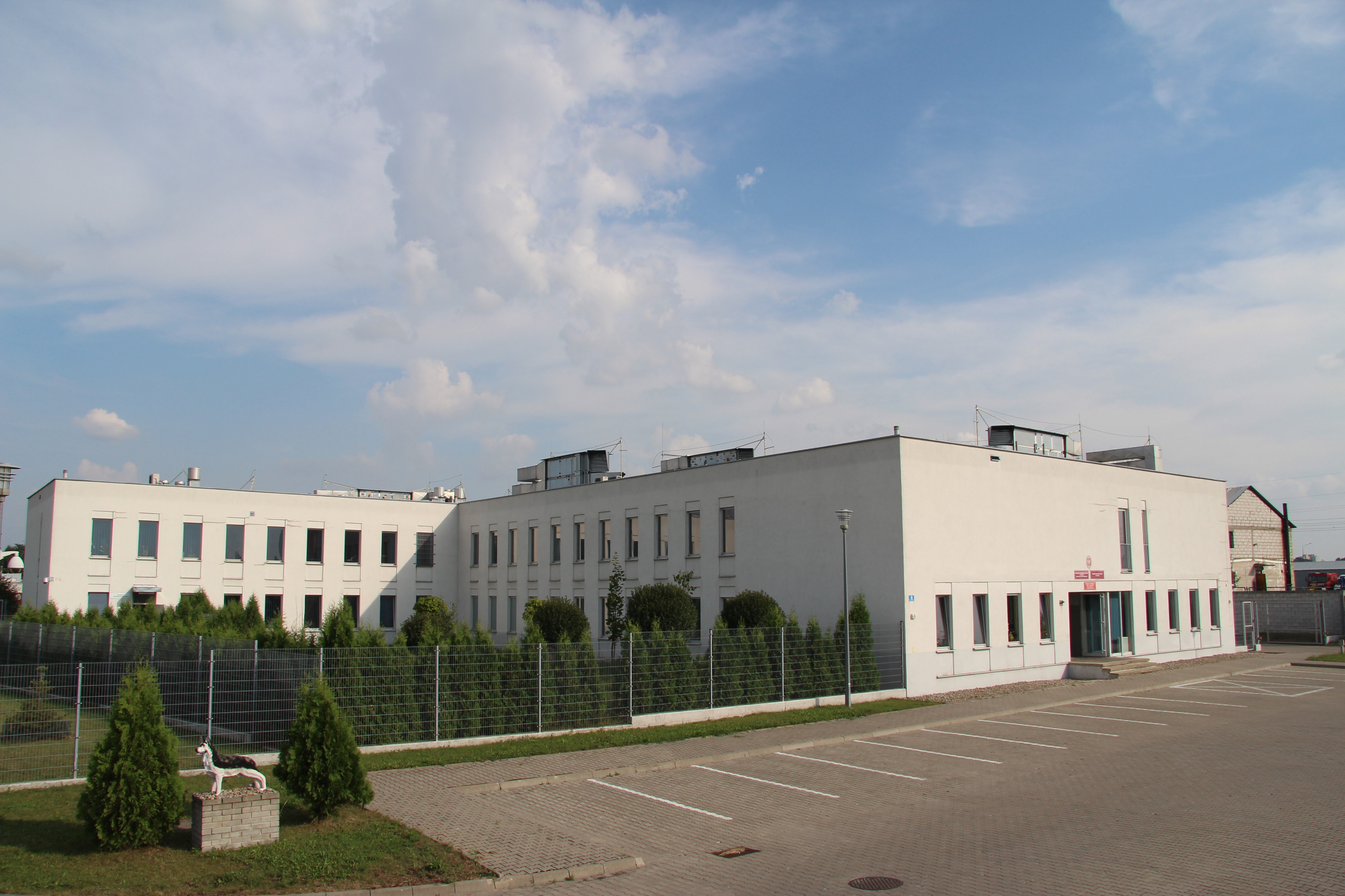 Budynek Laboratorium Kryminalistycznego (jednopiętrowy), zlkalizowany przy ul. Tyszowieckiej 8