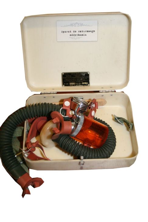 Aparat do sztucznego oddychania typ AM-4 z 1968 roku