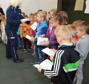 Spotkanie policjantów z przedszkolakami w komendzie