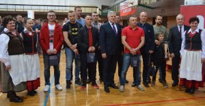 Tomaszowscy policjanci najlepsi w turnieju „Gramy dla Niepodległej”