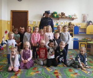 Policjanci z wizytą u przedszkolaków