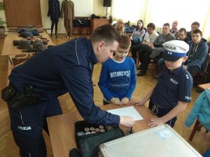 Spotkanie policjantów z dziećmi w KMP w Białej Podlaskiej.