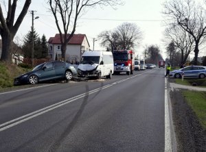 Wypadek zderzenie BMW z busem