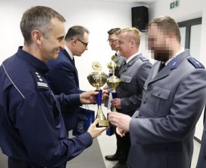 fot.: laureaci konkursu podczas odbierania nagród