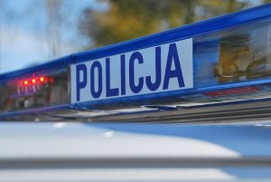 kogut policyjny z napisem POLICJA