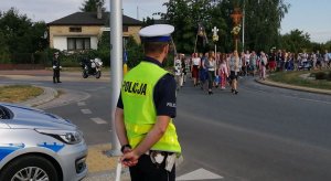 Policjant Ruchu Drogowego podczas zabezpieczenia