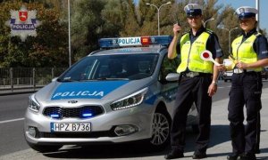 policjanci ruchu drogowego podczas służby