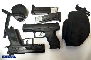 znalezione przedmioty przypominające broń