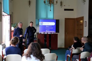 policjanci podczas wykładu