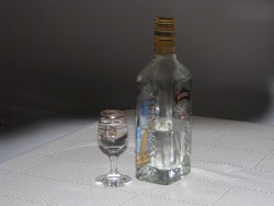 butelka po alkoholu zdjęcie poglądowe