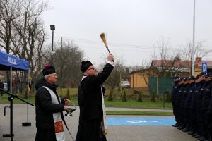 Kapelani lubelskiej policji święcą nową siedzibę.
