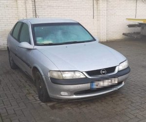 fot. zatrzymany pojazd marki Opel