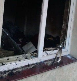 okno spalonego domu