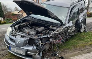auto osobowe uszkodzone w wyniku kolizji