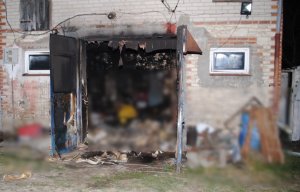 spalony garaż