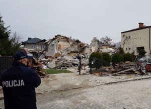dom uszkodzony po wybuchu