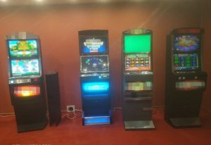Cztery automaty służące do prowadzenia nielegalnych gier hazardowych