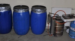 Zabezpieczone beczki z zacierem oraz urządzenia do produkcji alkoholu