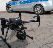 dron i radiowóz
