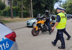 policyjna kontrola drogowa motocyklisty