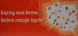 pudełko z napisem łączy nas krew, która ratuje życie