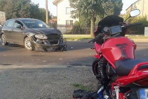 Miejsce zderzenia osobówki z motocyklem