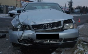 Uszkodzony samochód marki Audi