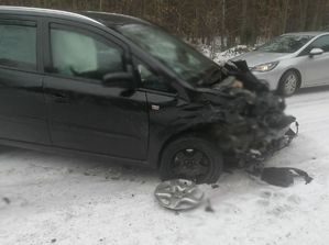 samochód który brał udział w zdarzeniu drogowym w Kocku